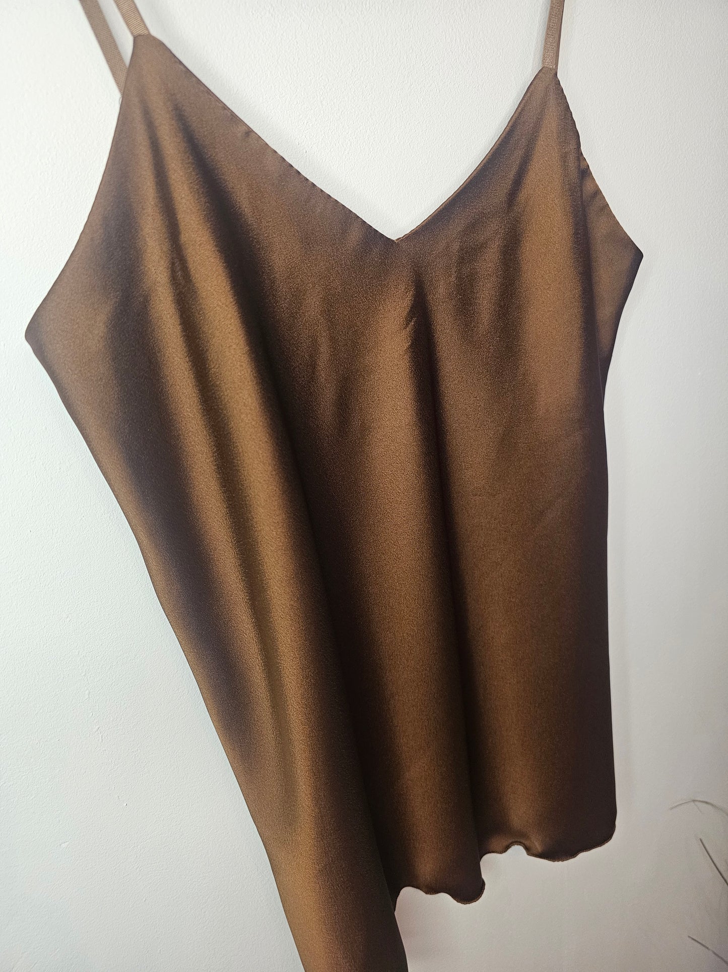 AVP PASSION Top satiné femme été marron col V sans manches