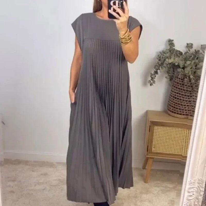 AVP PASSION: Pleated Pocket Maxi Dress