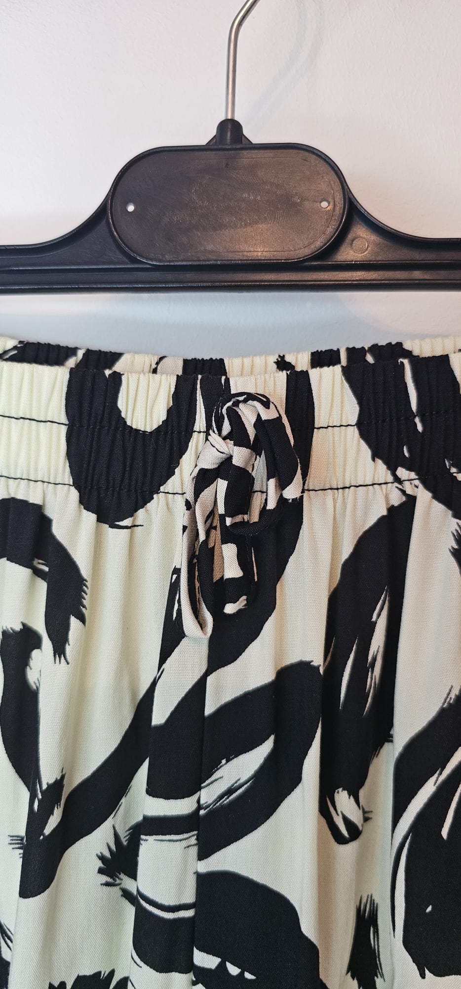 AVP PASSION Pantalon fleuri femme viscose écru confortable et stylé