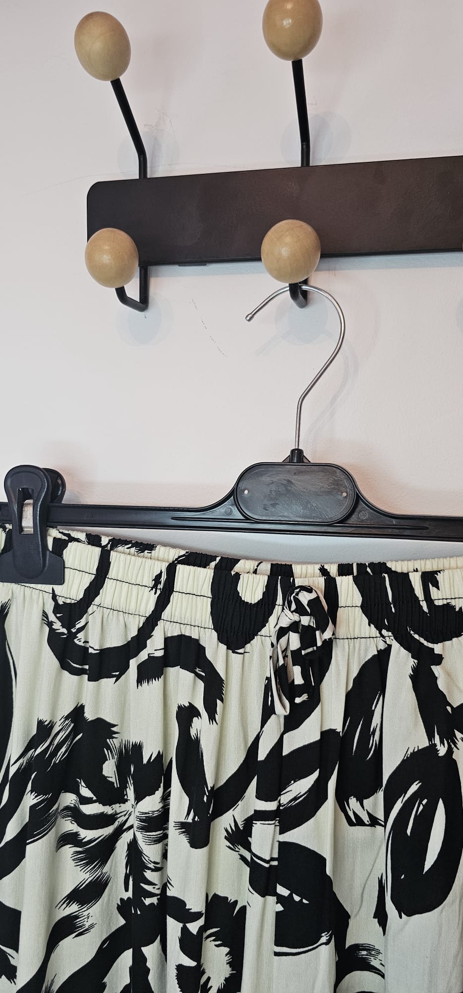 AVP PASSION Pantalon fleuri femme viscose écru confortable et stylé