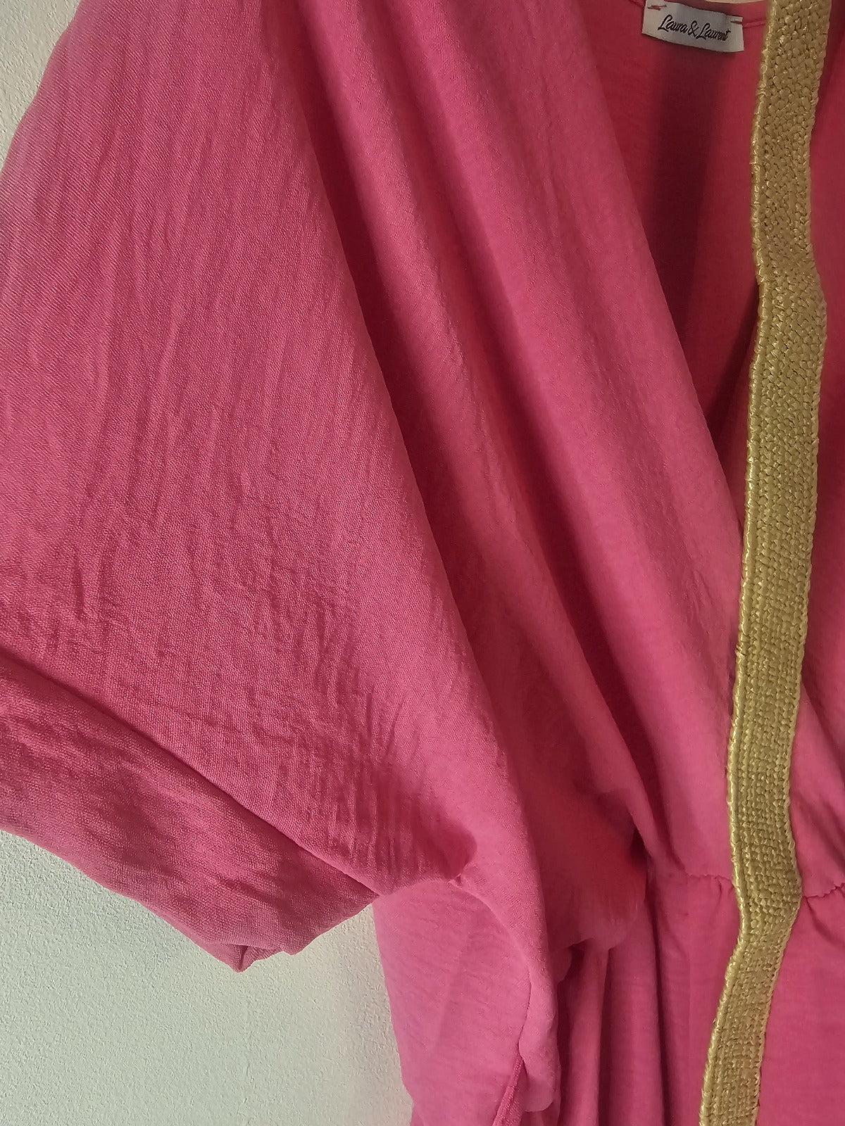 Combinaison Ceinturée à Col en V – Look Estival Élégant | Combinaison Bleue Ceinturée – Tenue Décontractée et Chic