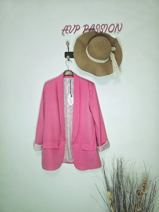 Blazer Femme Élégant Rose Poudré à Manches Longues Coupe Droite avec Doublure Rayée & Fausses Poches Avant – Tissu Léger et Confortable – Look Chic Décontracté