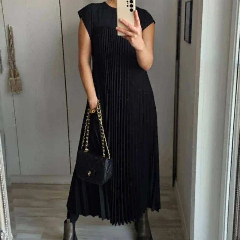 AVP PASSION: Pleated Pocket Maxi Dress