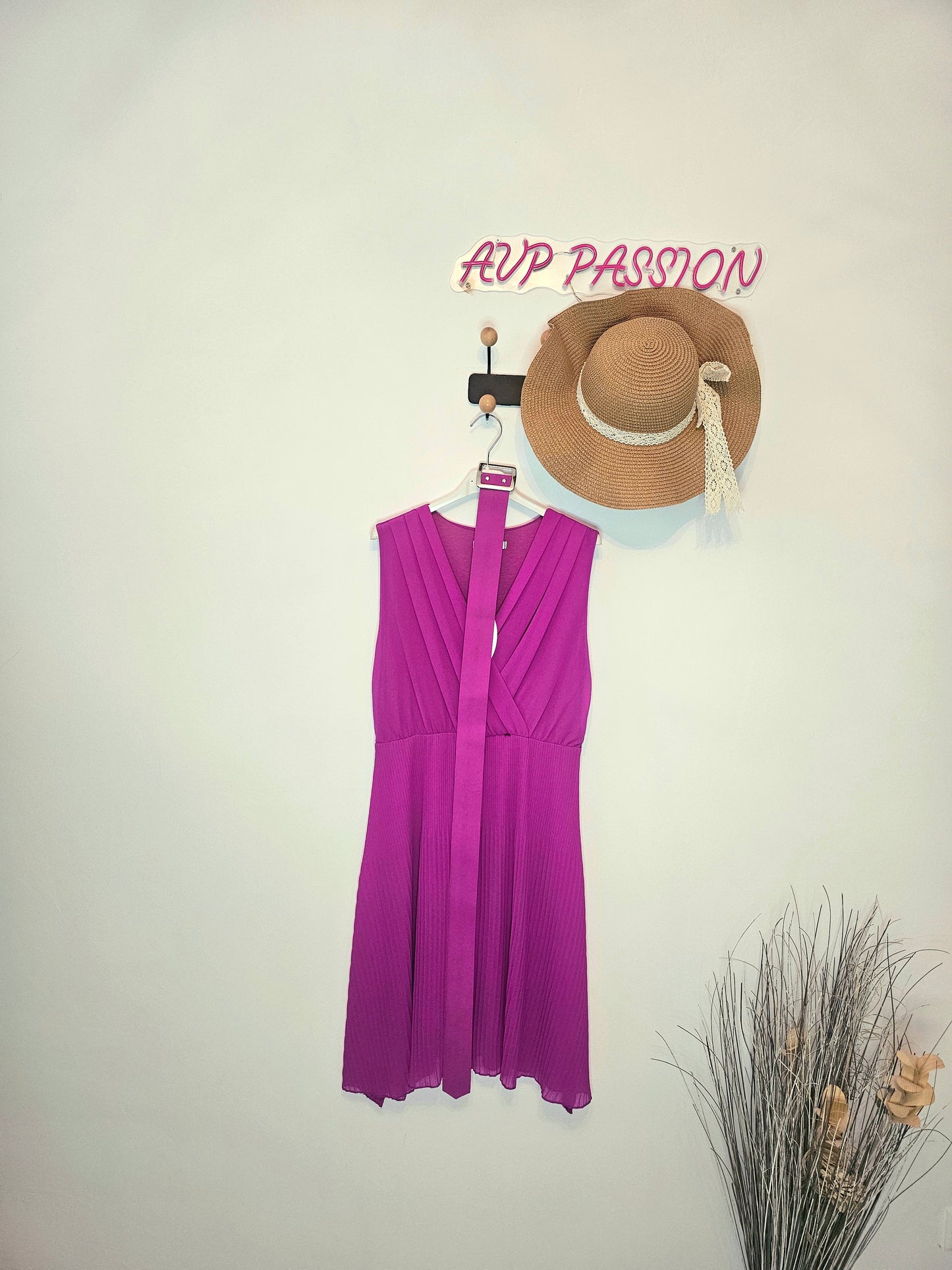 Robe fuchsia plissée ceinture – S à XL – polyester
