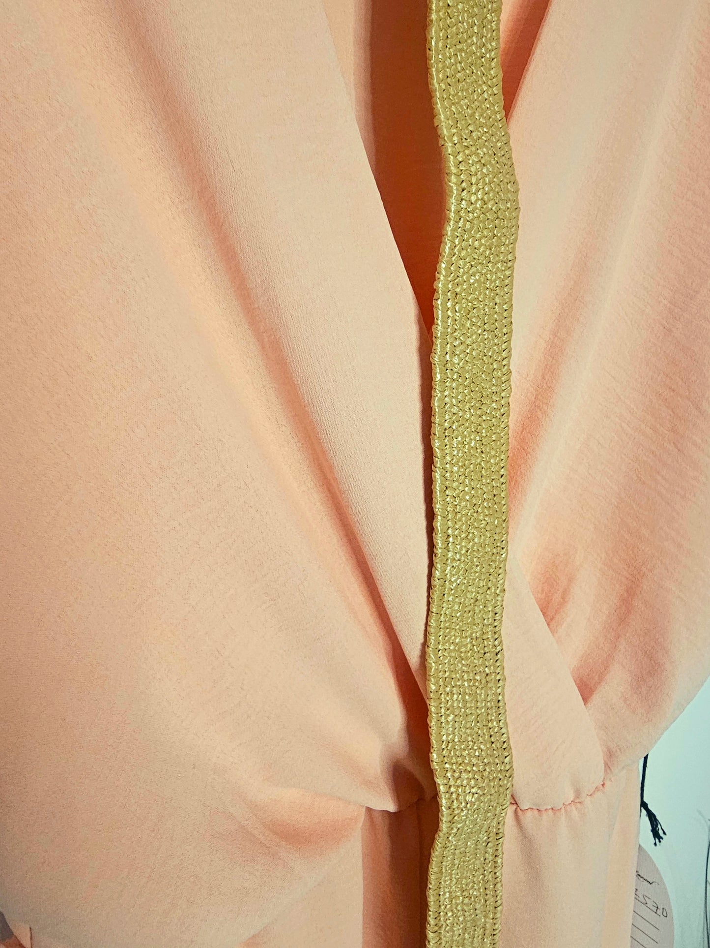 Combinaison Ceinturée à Col en V – Look Estival Élégant | Combinaison Bleue Ceinturée – Tenue Décontractée et Chic