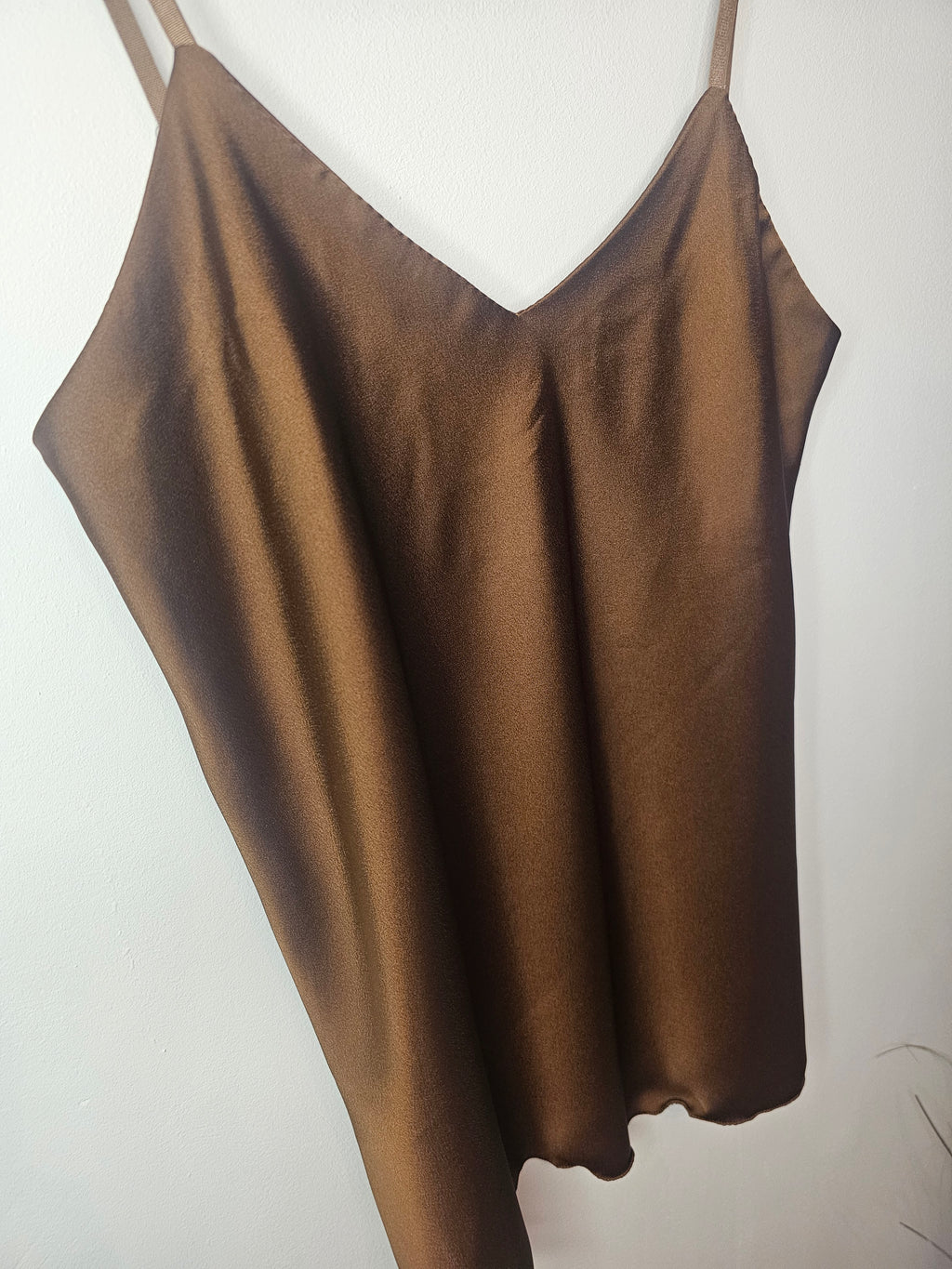 AVP PASSION Top satiné femme été marron col V sans manches
