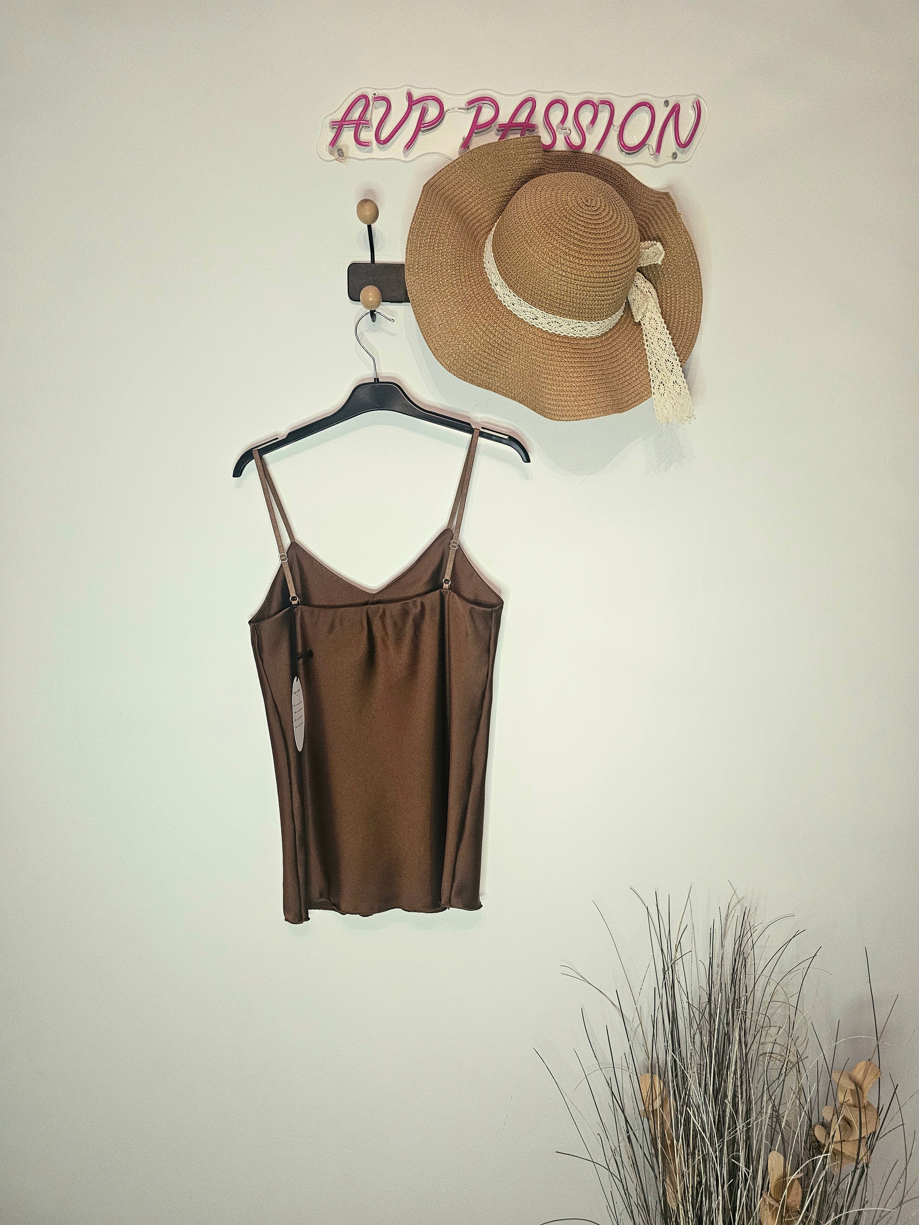 AVP PASSION Top satiné femme été marron col V sans manches