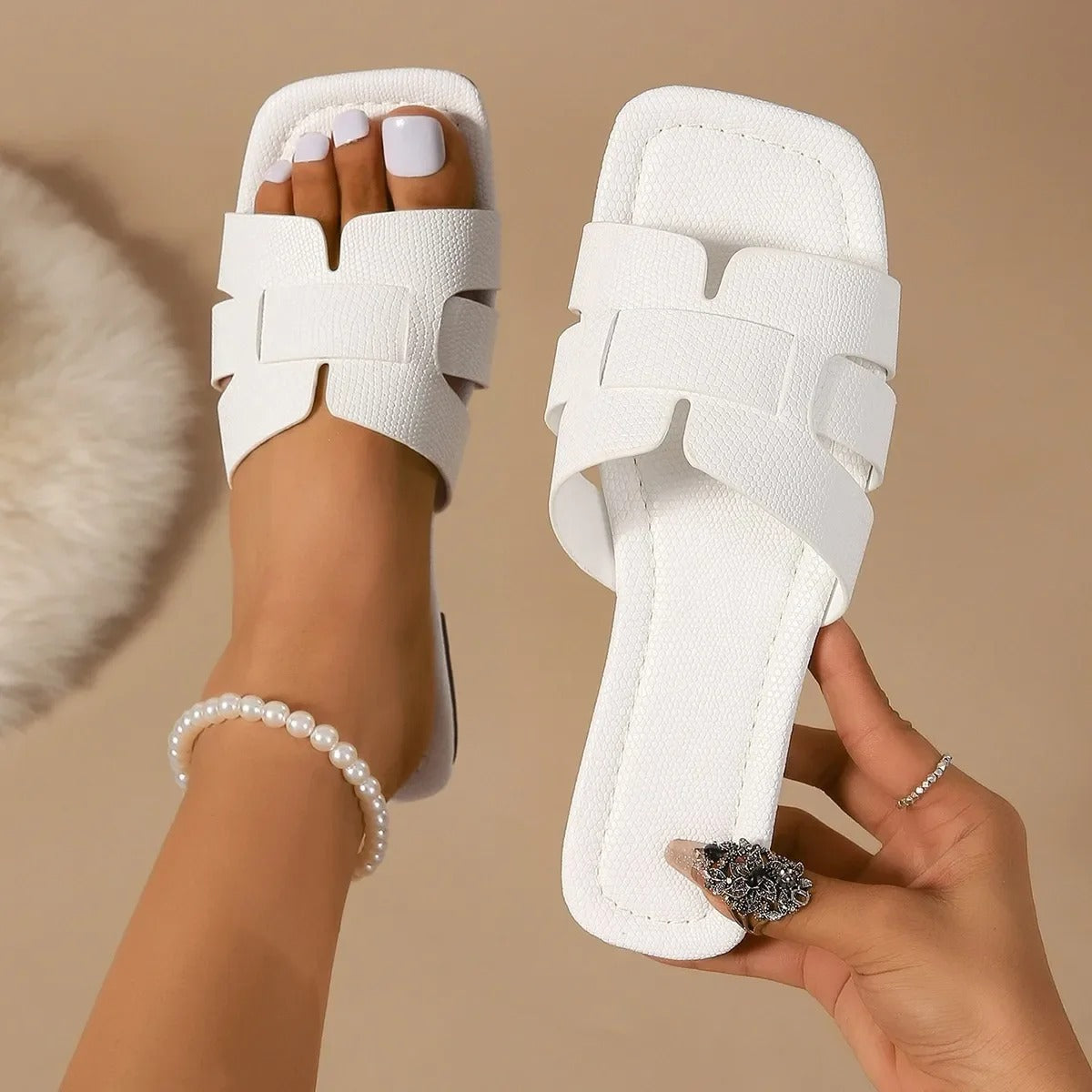 AVP PASSION: Women's Flat Gladiator Summer Sandals