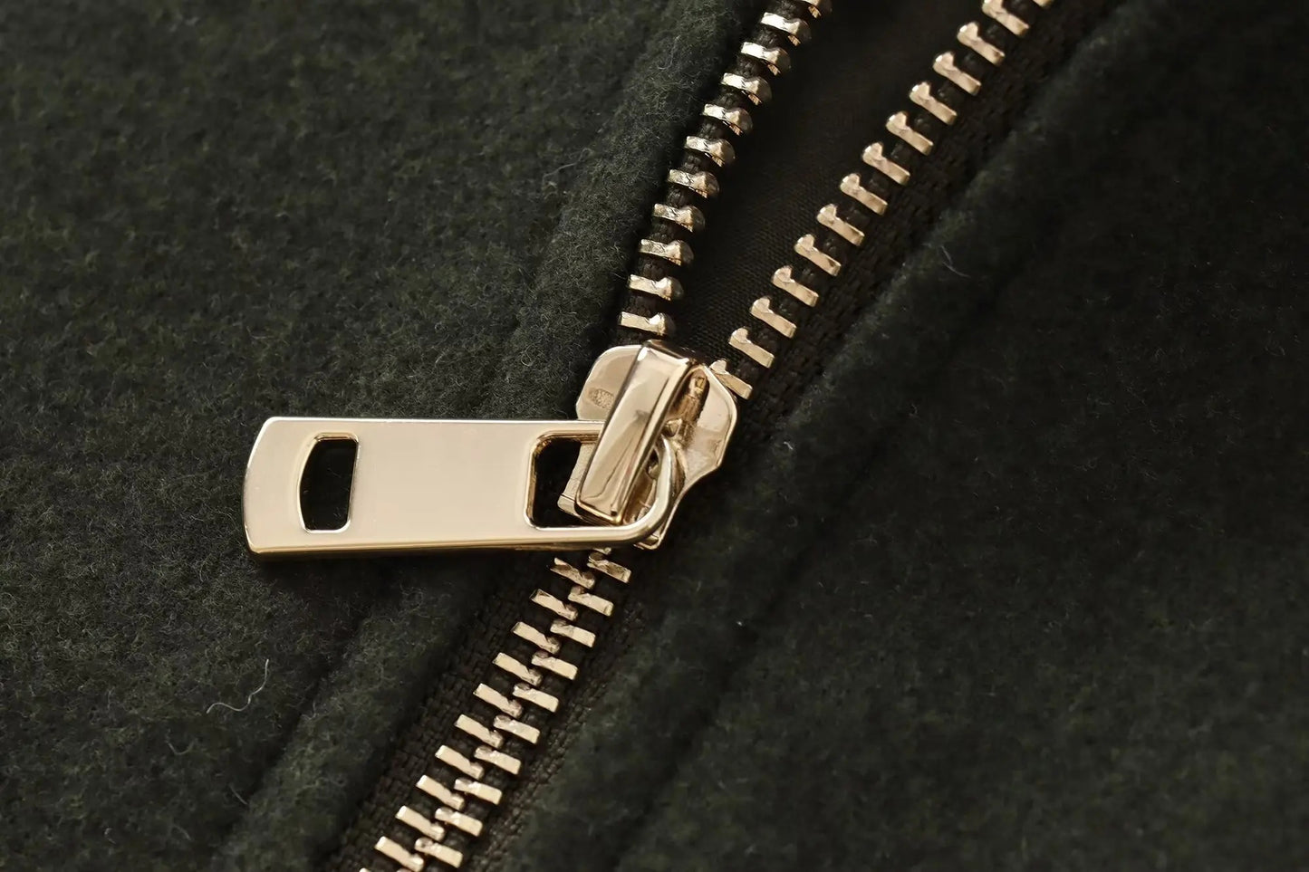 Veste Zippée Femme – Manteau Court Élégant d’Hiver