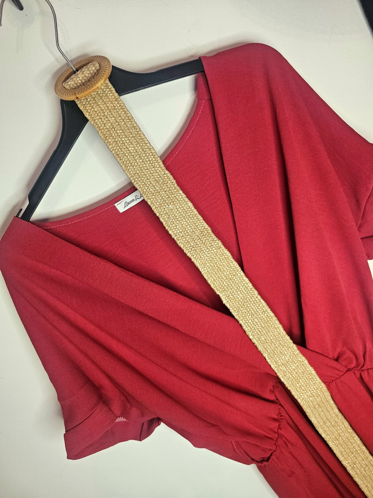 Combinaison Ceinturée à Col en V – Look Estival Élégant | Combinaison Bleue Ceinturée – Tenue Décontractée et Chic