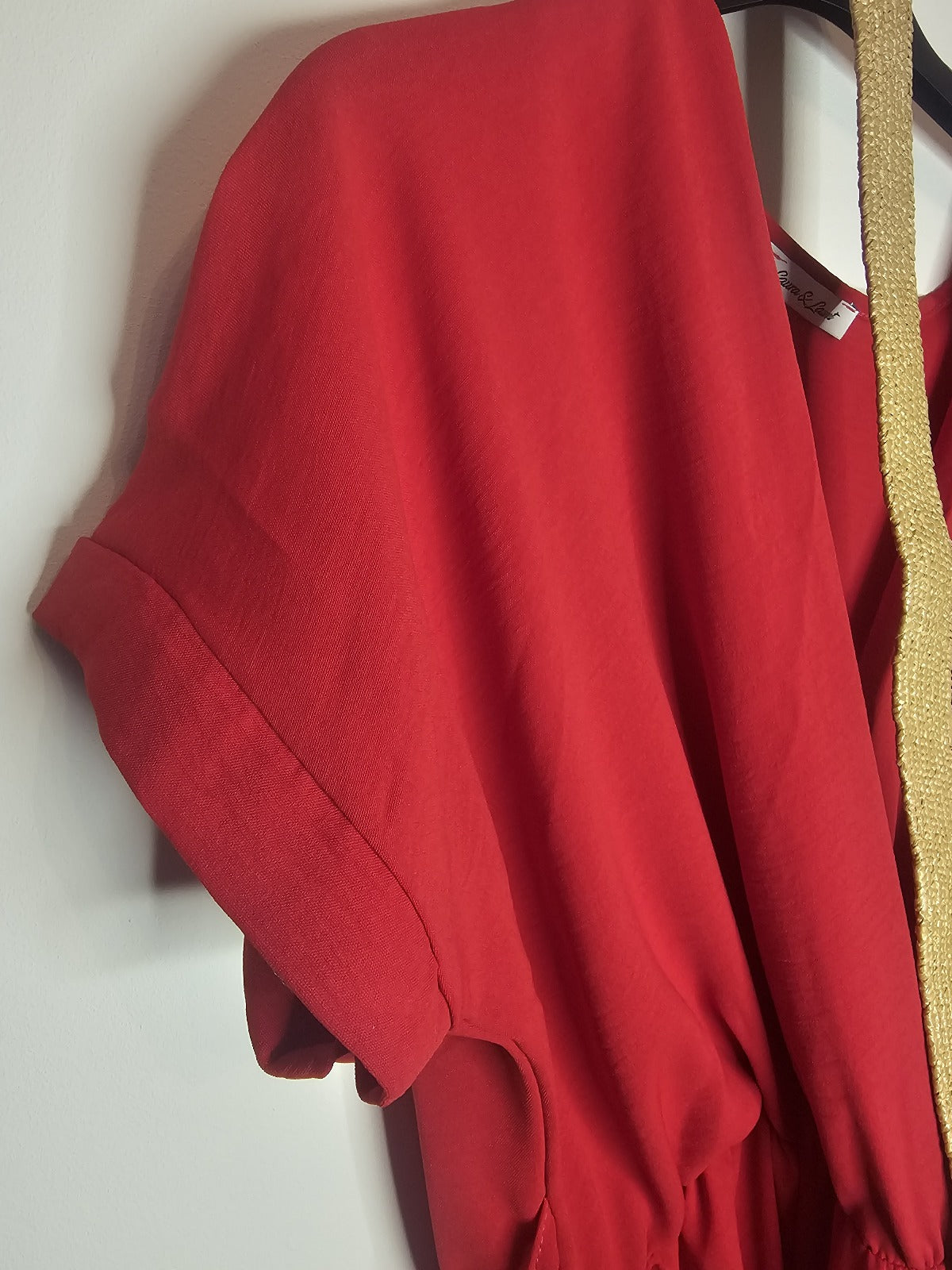 Combinaison Ceinturée à Col en V – Look Estival Élégant | Combinaison Bleue Ceinturée – Tenue Décontractée et Chic