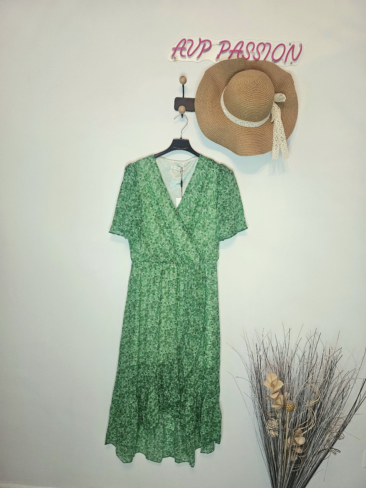 AVP PASSION Robe Portefeuille Longue Verte à Fleurs Élégante et Fluide