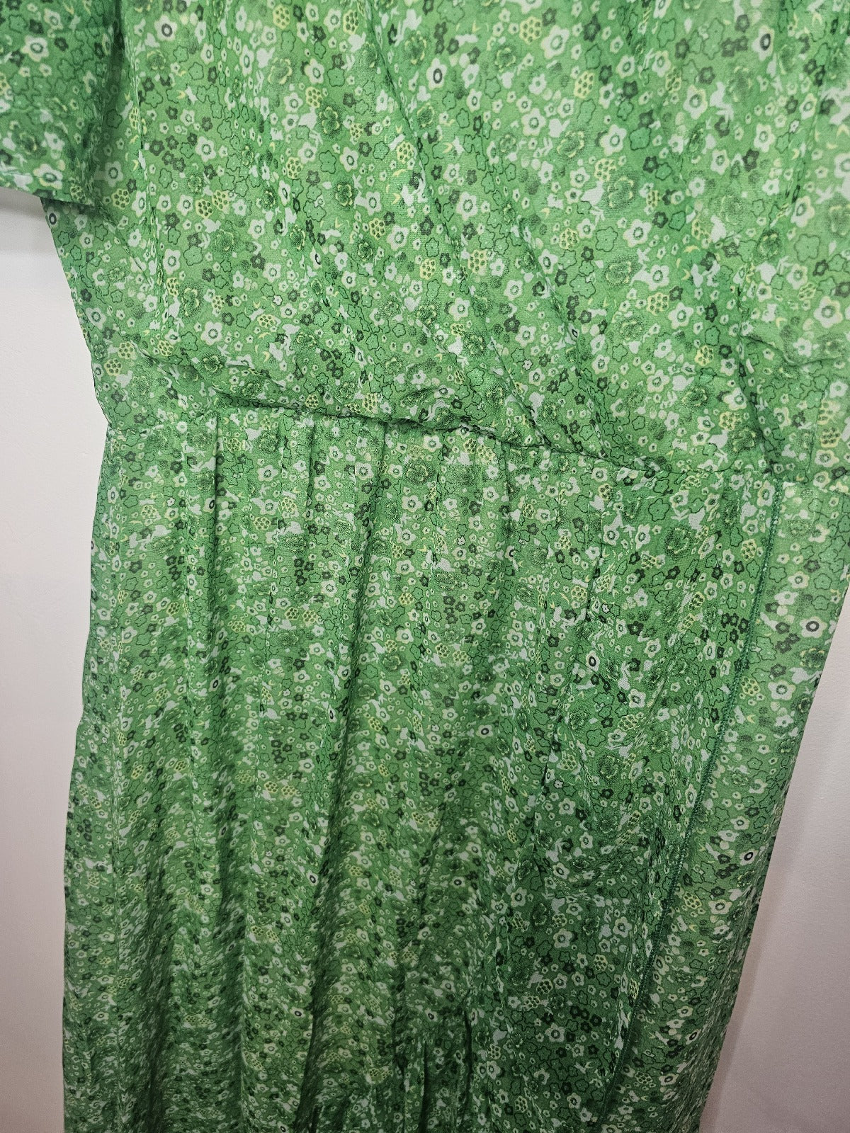 AVP PASSION Robe Portefeuille Longue Verte à Fleurs Élégante et Fluide