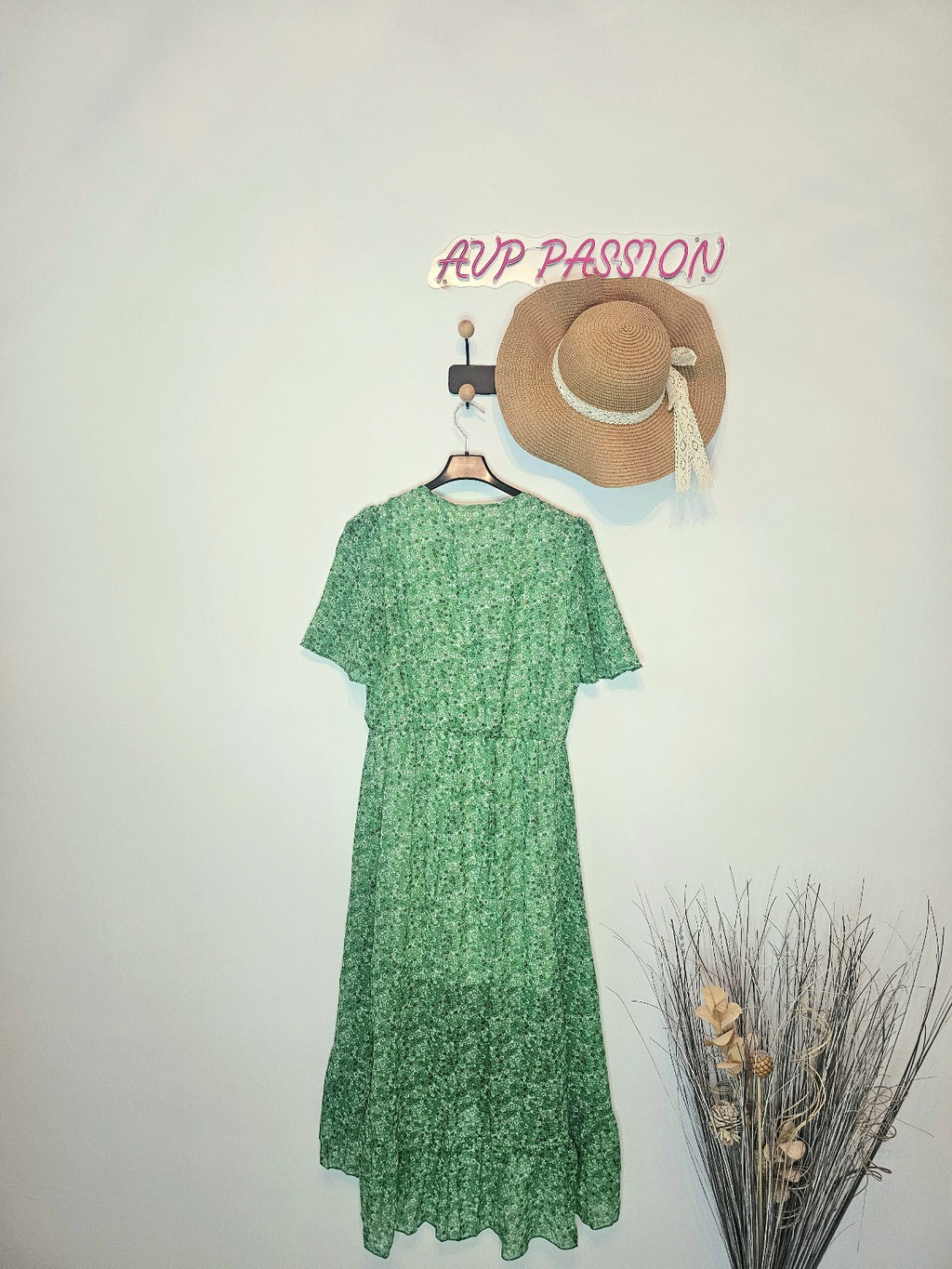 AVP PASSION Robe Portefeuille Longue Verte à Fleurs Élégante et Fluide