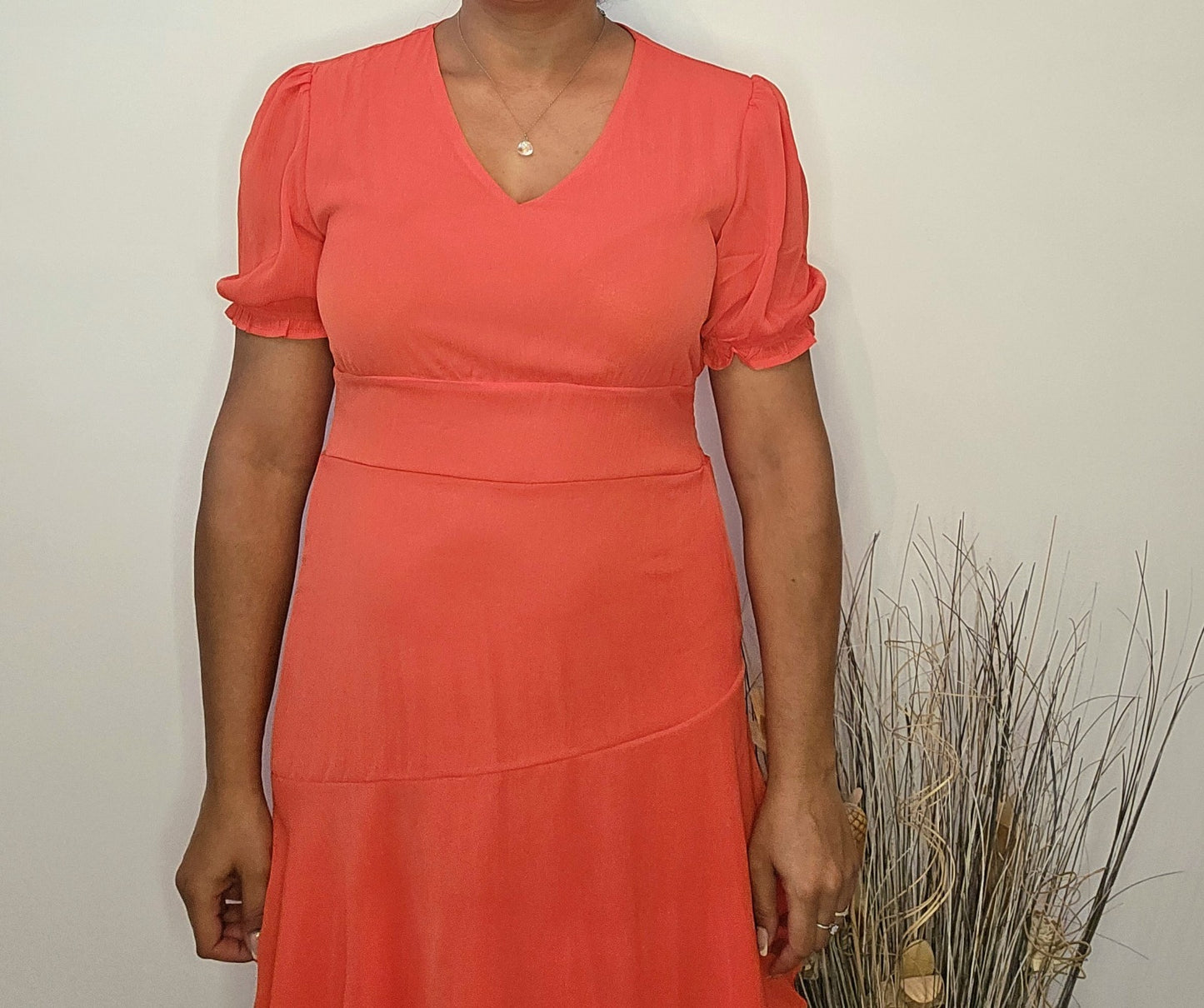 Robe Orange Longue à Volants Look Bohème Chic Été 2025 pour Femme Style Élégant et Tendance