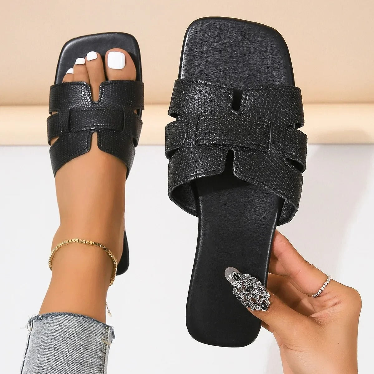 AVP PASSION: Women's Flat Gladiator Summer Sandals
