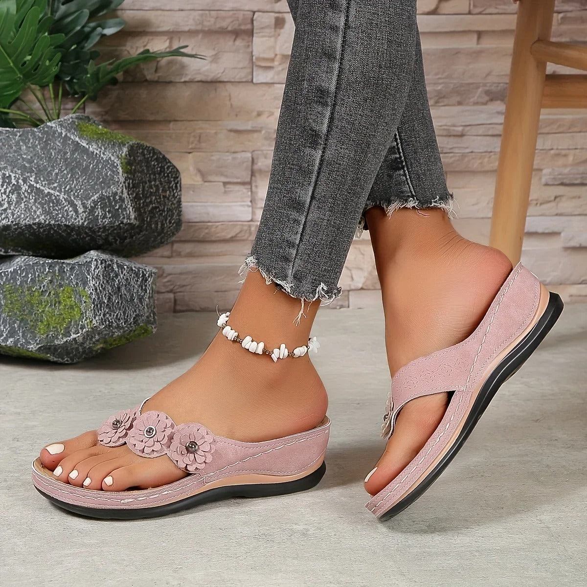 AVP PASSION: Floral Slip-On Beach Flip-Flops