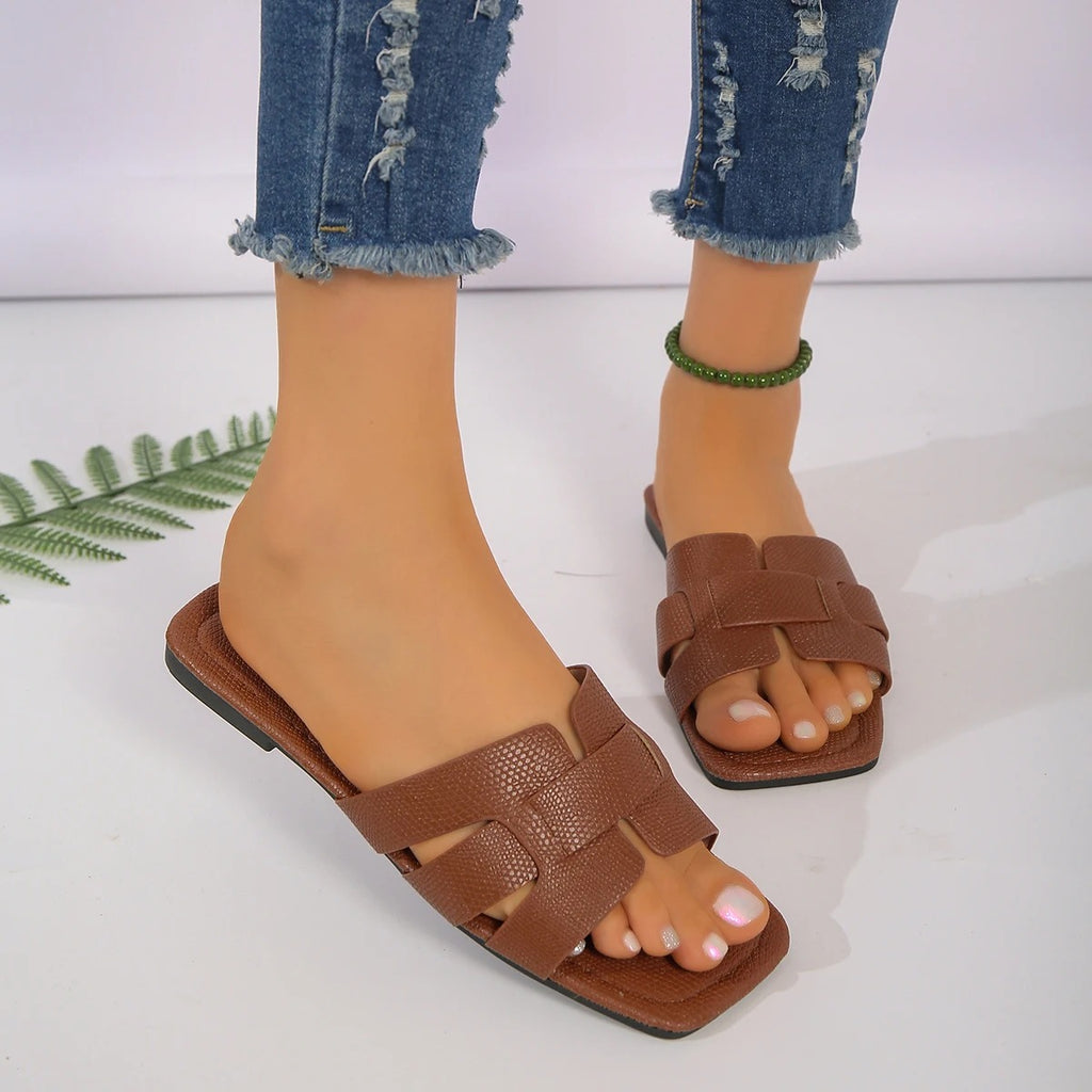 AVP PASSION: Chic Outdoor Flat Gladiator Sandals