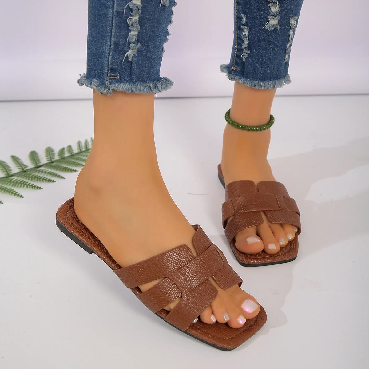 AVP PASSION: Chic Outdoor Flat Gladiator Sandals