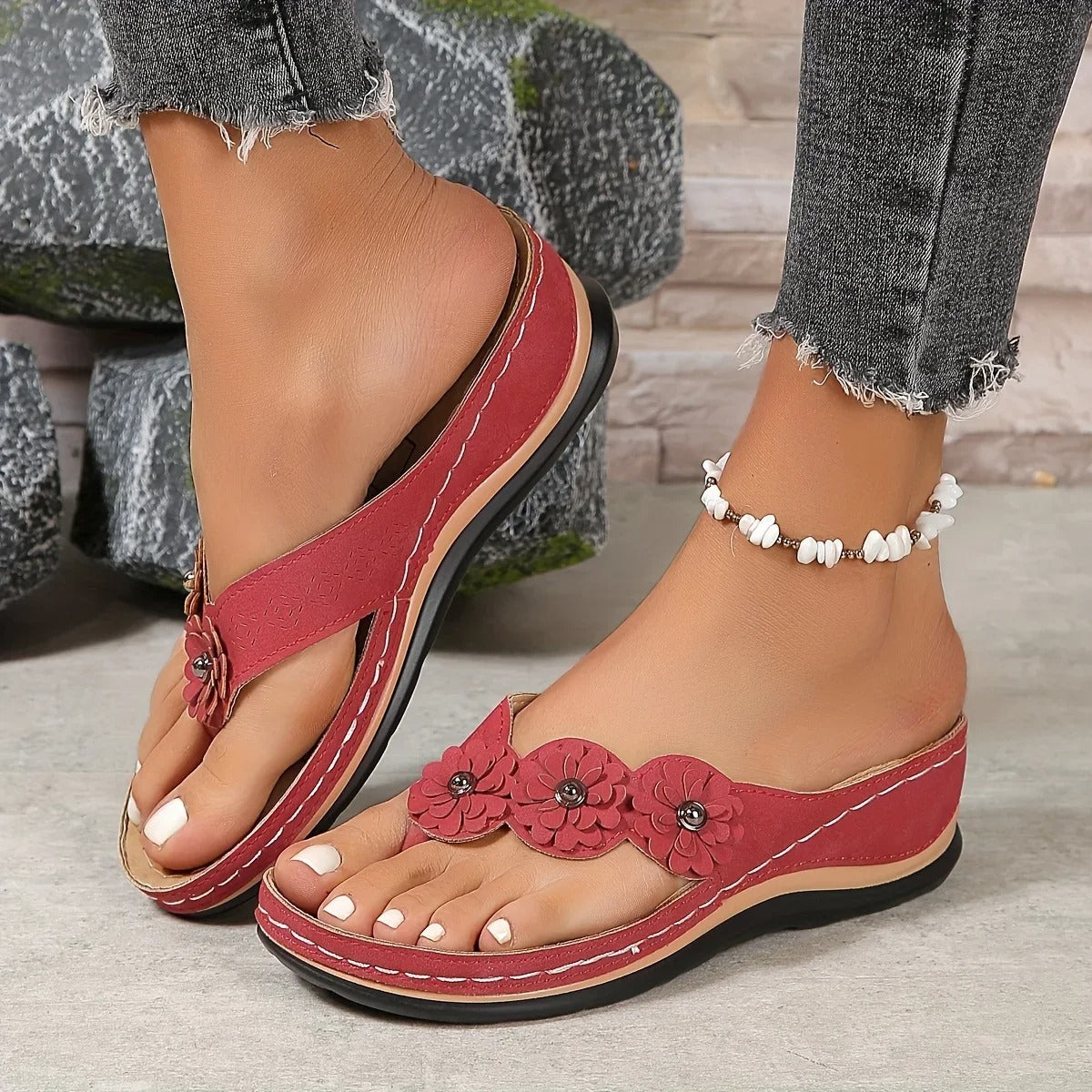 AVP PASSION: Floral Slip-On Beach Flip-Flops