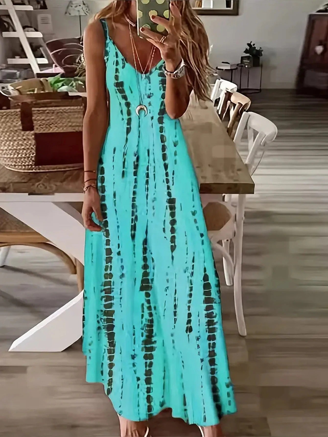 AVP PASSION : Robe longue à bretelles spaghetti tie-dye